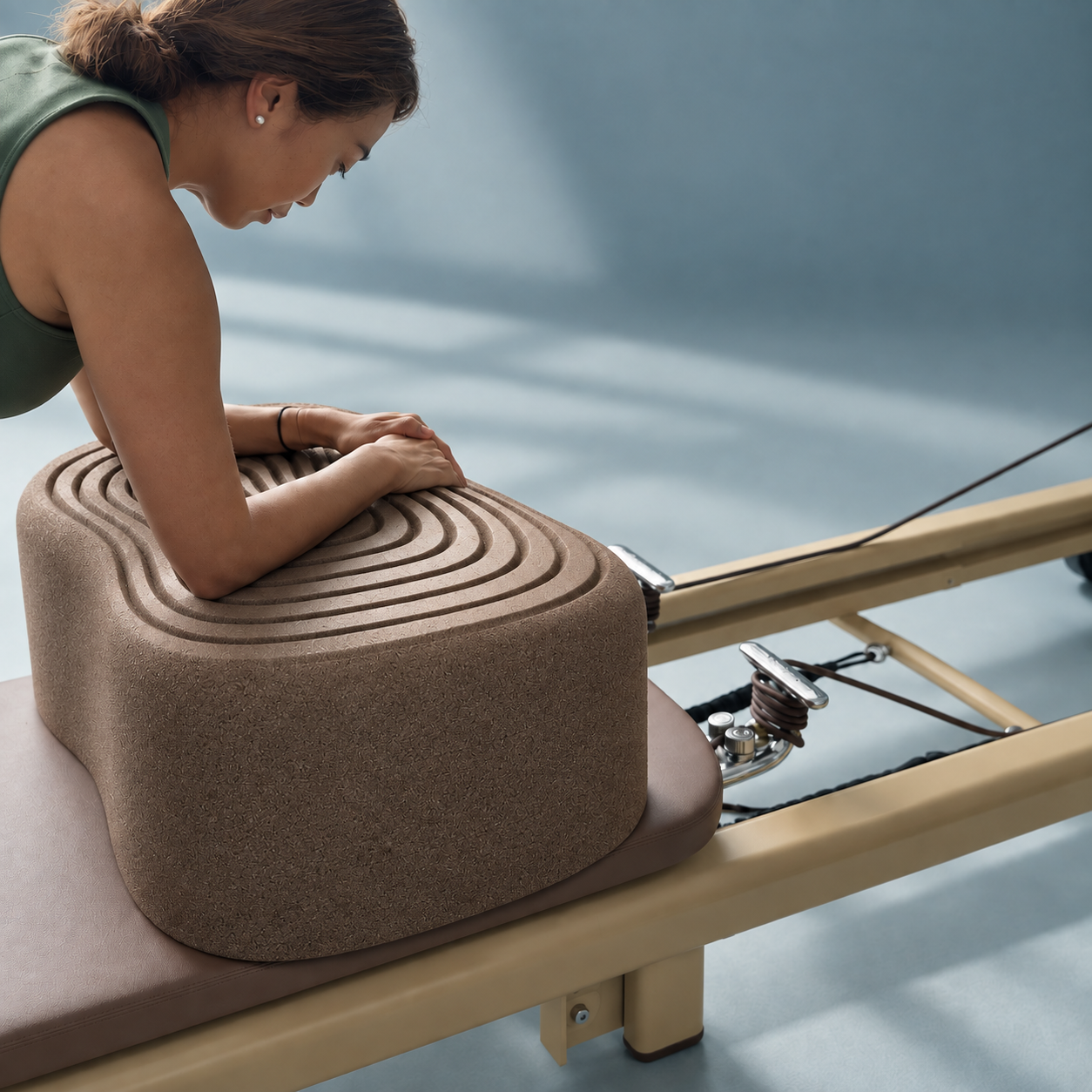 Elemental Pebble Pilates box in Partridge, three-quarter product view